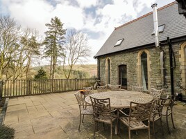 Cottage | Outdoor dining