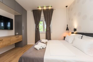 4 Schlafzimmer, Bügeleisen/Bügelbrett, WLAN