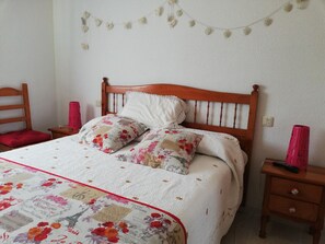 3 chambres, fer et planche à repasser, draps fournis
