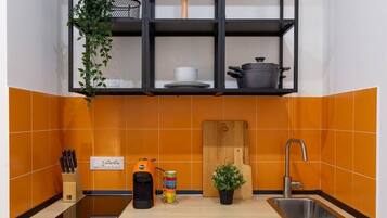 Frigorifero, macchina per tè/caffè, pentole/stoviglie/utensili