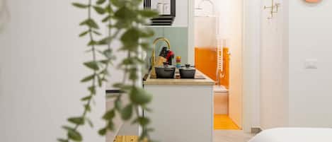 1 makuuhuone, työpöytä, Wi-Fi, vuodevaatteet