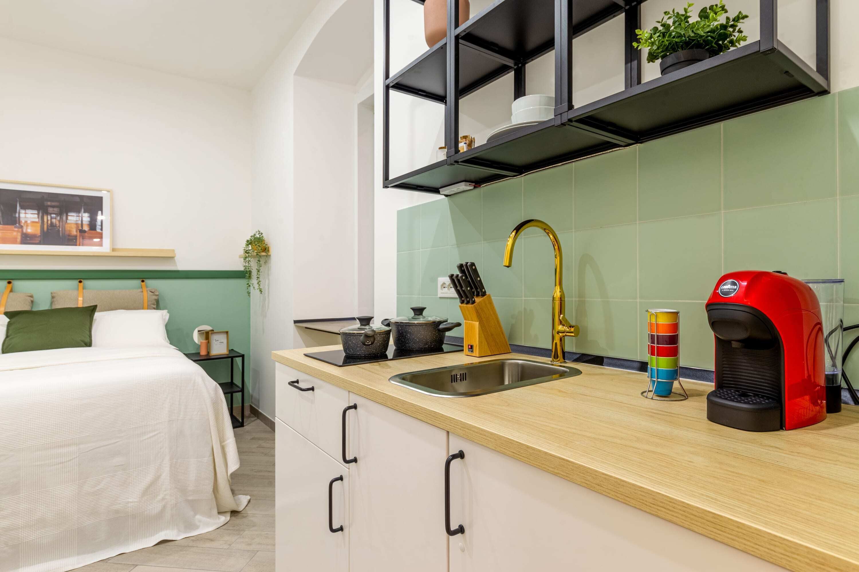 Lovely and tiny Pied-à-terre in the City center