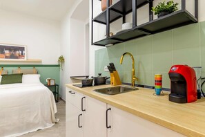 1 slaapkamer, een bureau, wifi, beddengoed