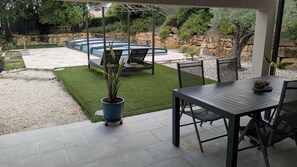 Outdoor dining - House (Saint-Montan)