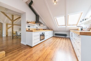 Premium Apartment | Private kitchen | Full-size fridge, microwave, oven, stovetop - Dom & House - Apartment Loft Supreme (Sopot)