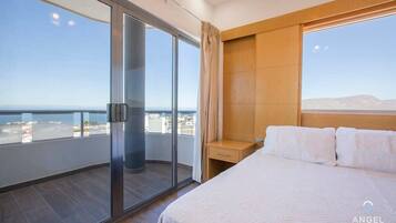 2 chambres, bureau, espace de travail pour ordinateur portable