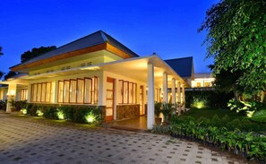 Exterior - Blambangan Hotel (Banyuwangi)