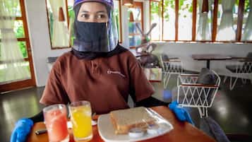 Sarapan siap masak setiap hari (IDR 60000 per orang)