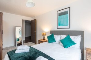 2 habitaciones, tabla de planchar con plancha, wifi y ropa de cama 