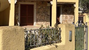 Front of property - Domus Pedra trilocali  con A.C (San Teodoro)