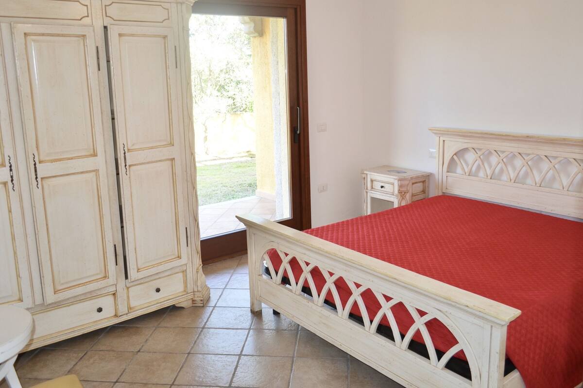 2 bedrooms, cots/infant beds, free WiFi