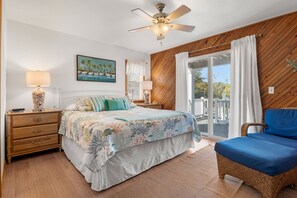 5 bedrooms, desk, iron/ironing board, WiFi