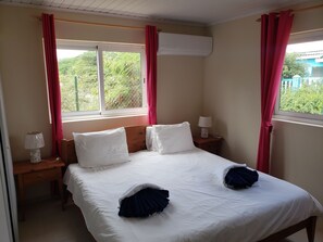 2 slaapkamers, een bureau, een strijkplank/strijkijzer, gratis wifi