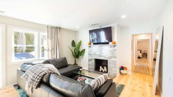 TV, stereo, offices