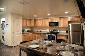 Fridge, microwave, oven, stovetop - APT Style Home 2BR/2BA w/COV Patio Near Airport (Tucson)