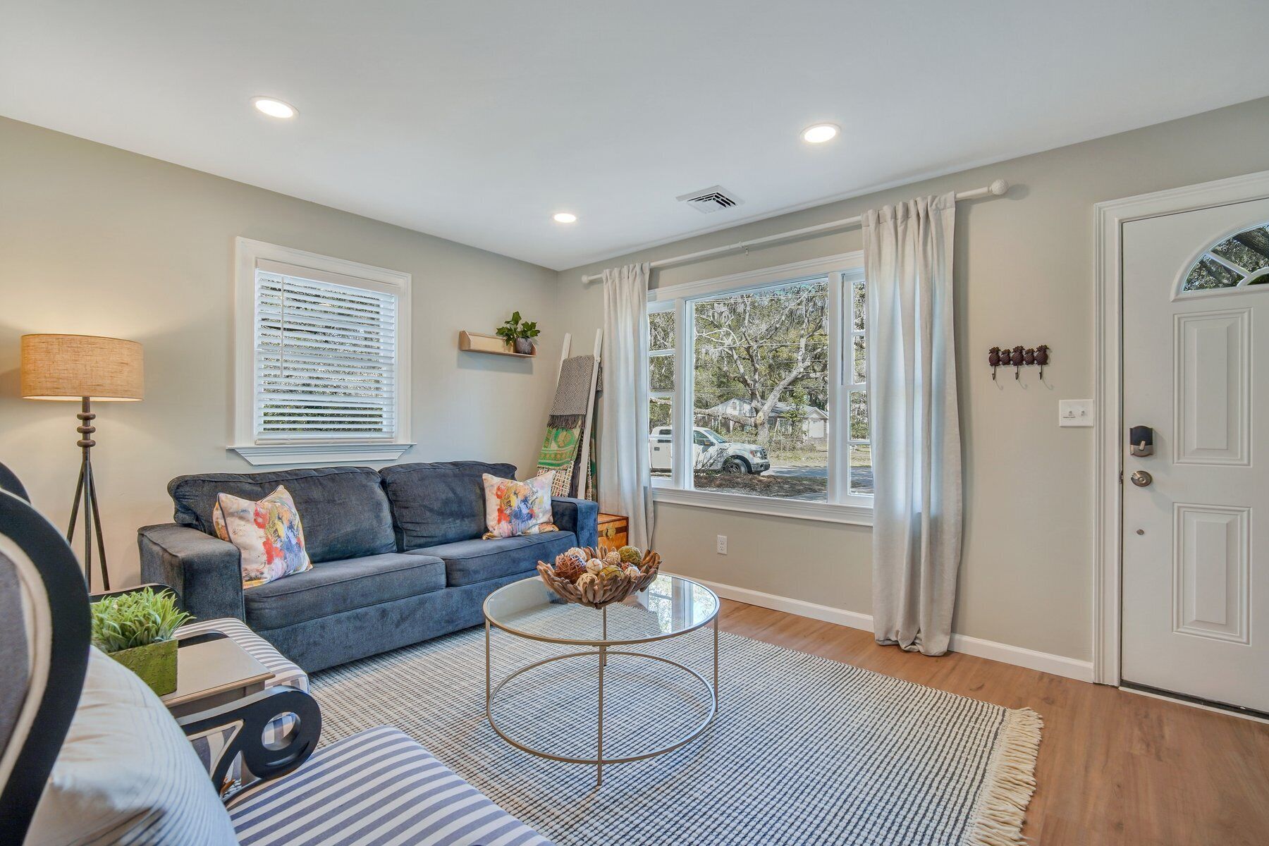 "Four Oaks"- Beautiful 3/2 Close to EVERYTHING in Beaufort!