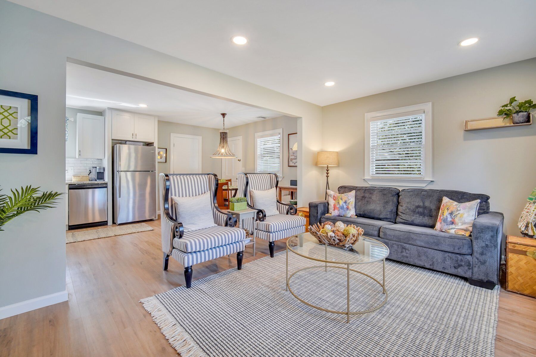 "Four Oaks"- Beautiful 3/2 Close to EVERYTHING in Beaufort!