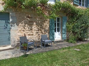 Terrace/patio - Bed and breakfast - Le Bonheur du Périgord (Miallet)