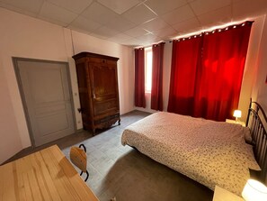 3 chambres, bureau, Wi-Fi, draps fournis