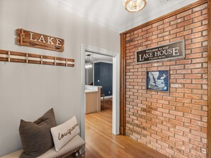 Interior - Sleeps up to 23!! Next to Toledo Town (Many)