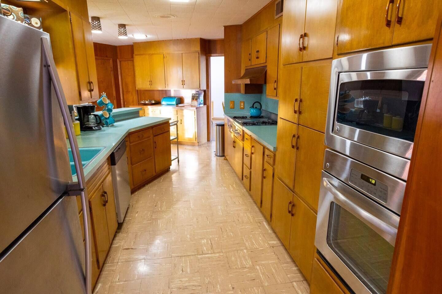 Stardust Retreat: 2 Houses, 6 Bedrooms on 3 Acres