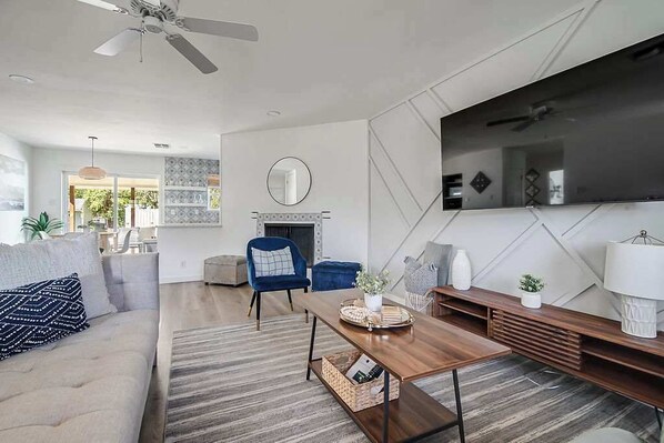 Smart TV, books, offices