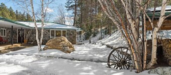 Barrel Springs ★ Secluded Stay in a Wonderful Creekside Getaway ★