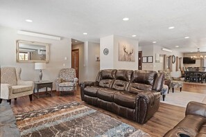 Smart-TV, peis, fotballspill og bøker