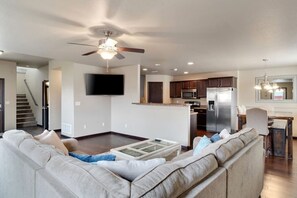 Smart TV - Large Home in the Most Convenient Location (Rapid City)