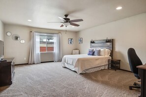 3 bedrooms, desk, iron/ironing board, travel cot