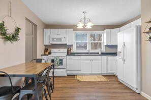 Fridge, microwave, oven, stovetop - Pet Friendly- Large Fenced Backyard- Covered Patio (Rapid City)