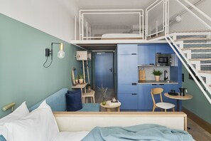 Sengetøy av topp kvalitet, safe på rommet og skrivebord