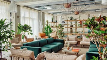 Lobby-Lounge