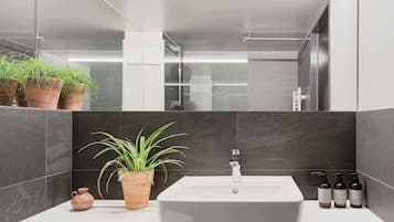 Rooftop Terrace Studio Panoramic View | Bathroom | Free toiletries, hair dryer, towels, soap
