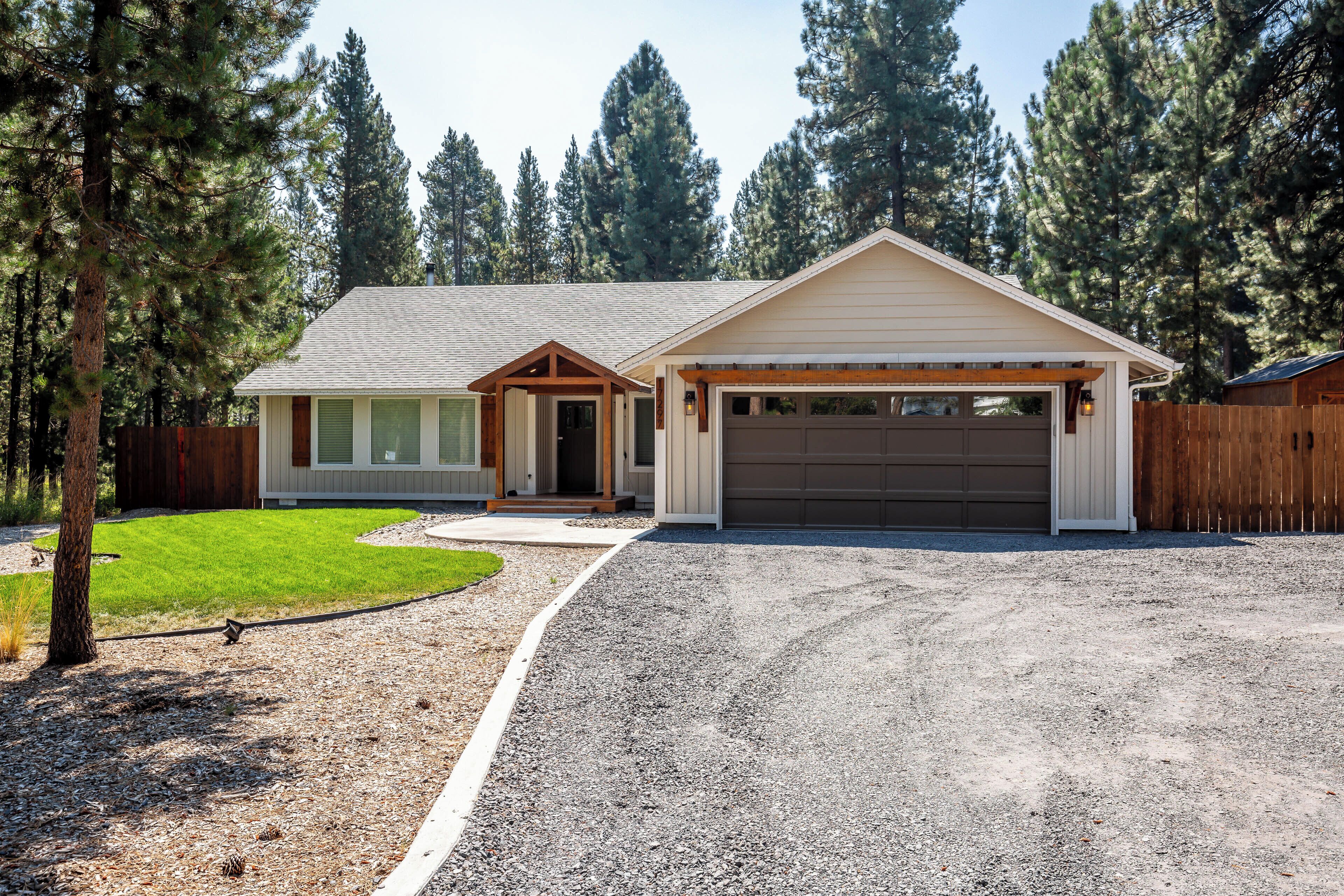 Updated Home, HUGE Backyard, AC, Dog Friendly - JACI97