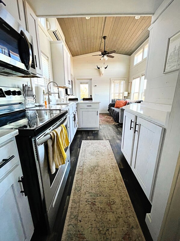 Fridge, microwave, oven, stovetop - Family Style Tiny Home with Fantastic River Views (Decatur)