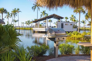 Property grounds - Upgraded Walk Out Residence at Pointe Santo- Resort Amenities and Gulf Views! (Sanibel)