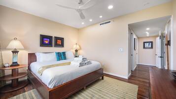 4 chambres, bureau, fer et planche à repasser, lit parapluie