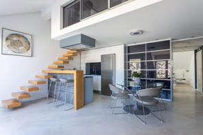 Apartment (Two Bedroom Apartment with Balcony an) | Wohnzimmer | Fernseher