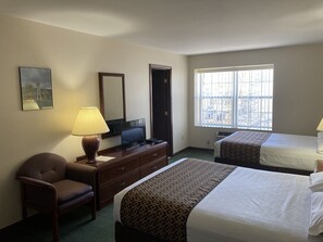 1 bedroom, iron/ironing board, free WiFi, bed sheets - Hotel Pratt- Downtown Cooperstown NY- In the heart of Cooperstown (Cooperstown)