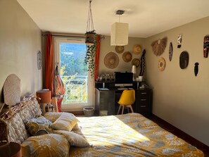 4 Schlafzimmer, Schreibtisch, kostenloses WLAN, Bettwäsche