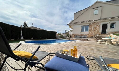 Villa Palmeral- Piscina, Gran Jardin, BBQ, Parking