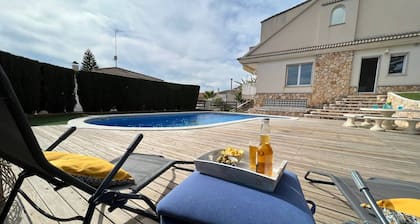 Villa Palmeral- Piscina, Gran Jardin, BBQ, Parking