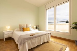 6 bedrooms, iron/ironing board, travel cot, free WiFi