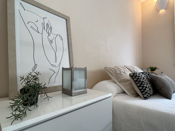 6 bedrooms, iron/ironing board, travel crib, free WiFi