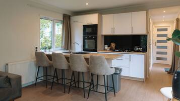 Kühlschrank, Mikrowelle, Geschirrspüler