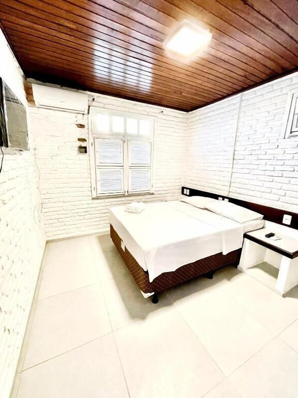 Chalé | Escrivaninha, espaço de trabalho para notebook, Wi-Fi de cortesia