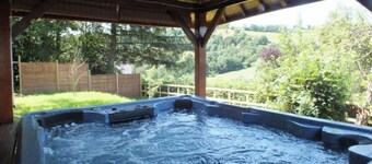 The Old Bakehouse is a cosy getaway built with character throughout Pet Friendly