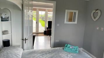 1 chambre, bureau, fer et planche Ă repasser, Wi-Fi gratuit