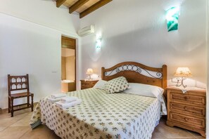 7 Schlafzimmer, Bügeleisen/Bügelbrett, WLAN, Bettwäsche